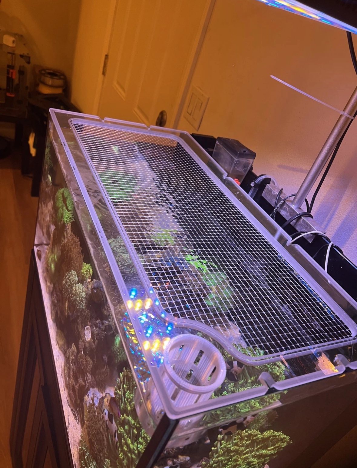 Innovative Marine AIO Mesh Solid Frame Polycarbonate Aquarium Lid